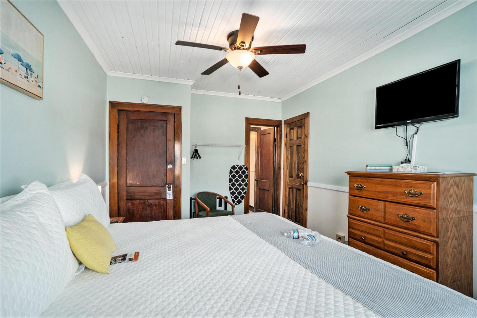 Historic Nichols Hotel 2*