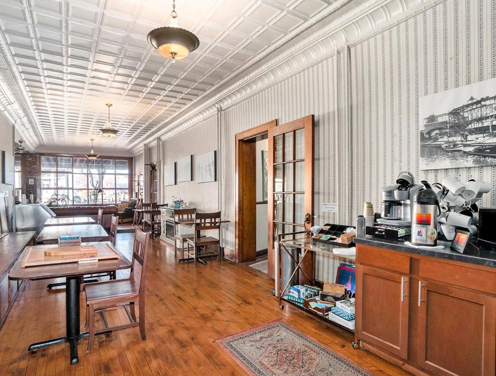 Historic Nichols Hotel