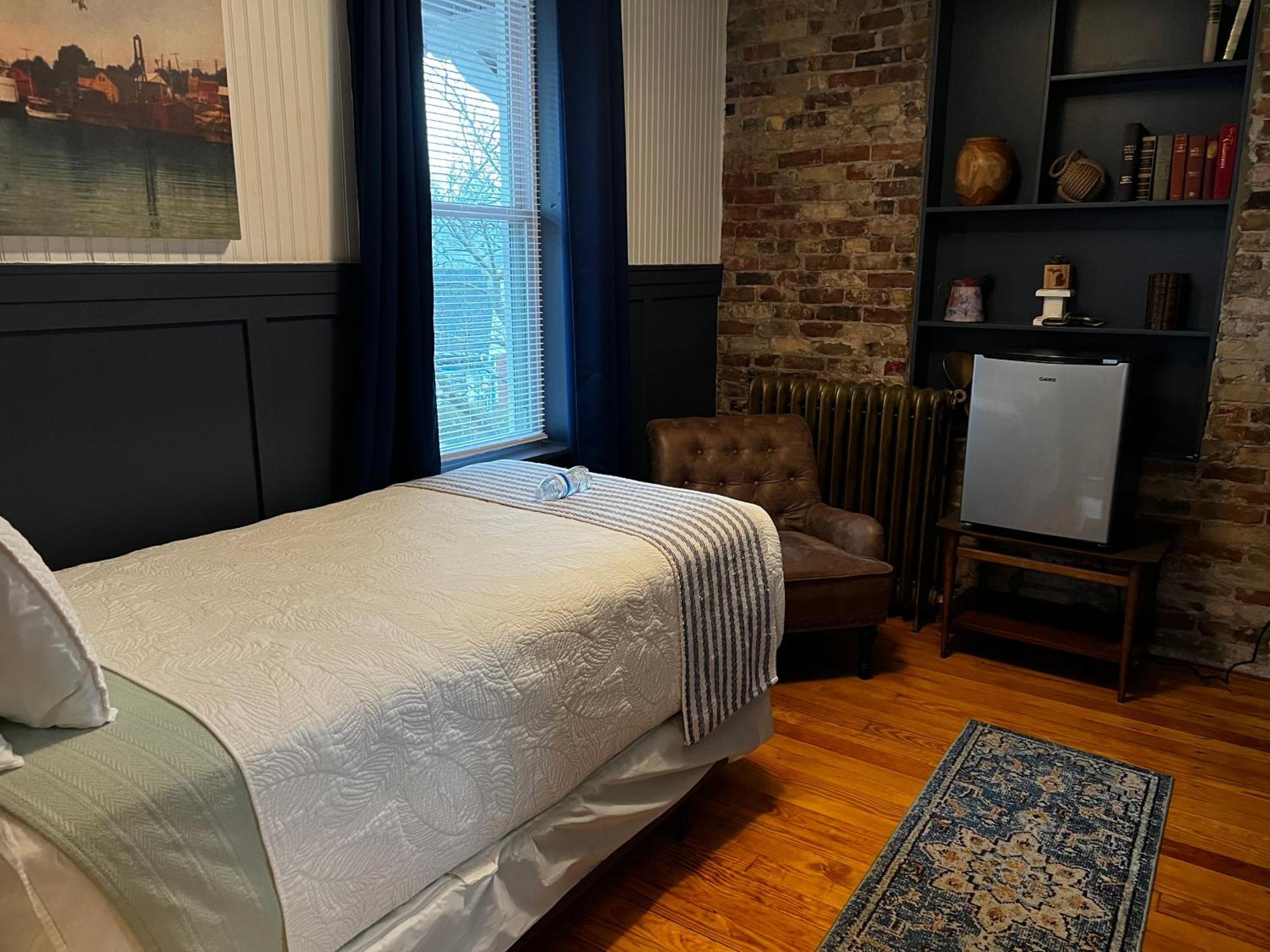 Historic Nichols Hotel 2*